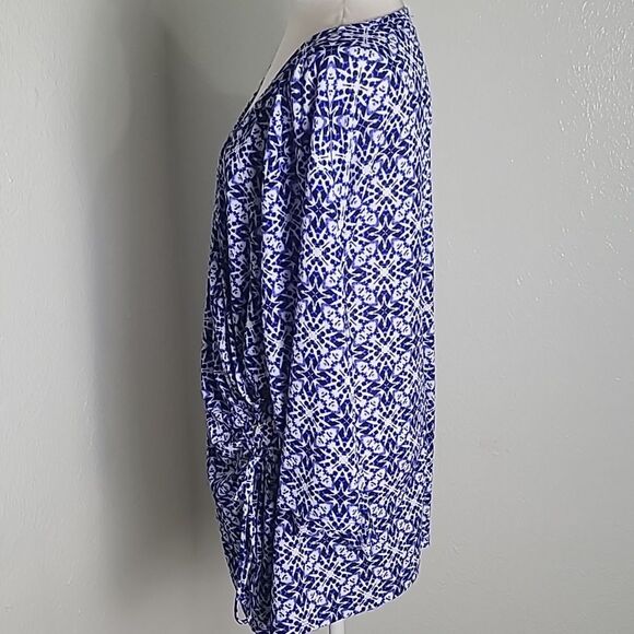 Cato Blue & White Wrap-Top with Lace-up Tie on the Side, Size 18/20W - Picture 5 of 10